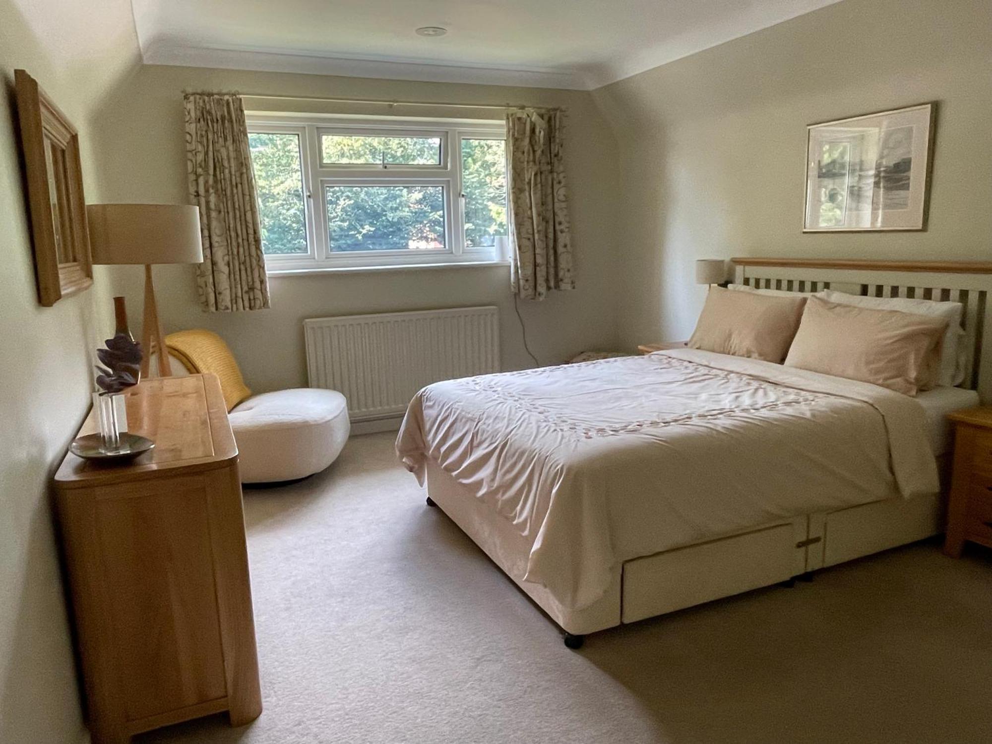 Charming Bournemouth House With Beautiful Spacious Gardens, 5 Min Drive To Beaches, Free Parking For 2-3 Cars Eksteriør bilde