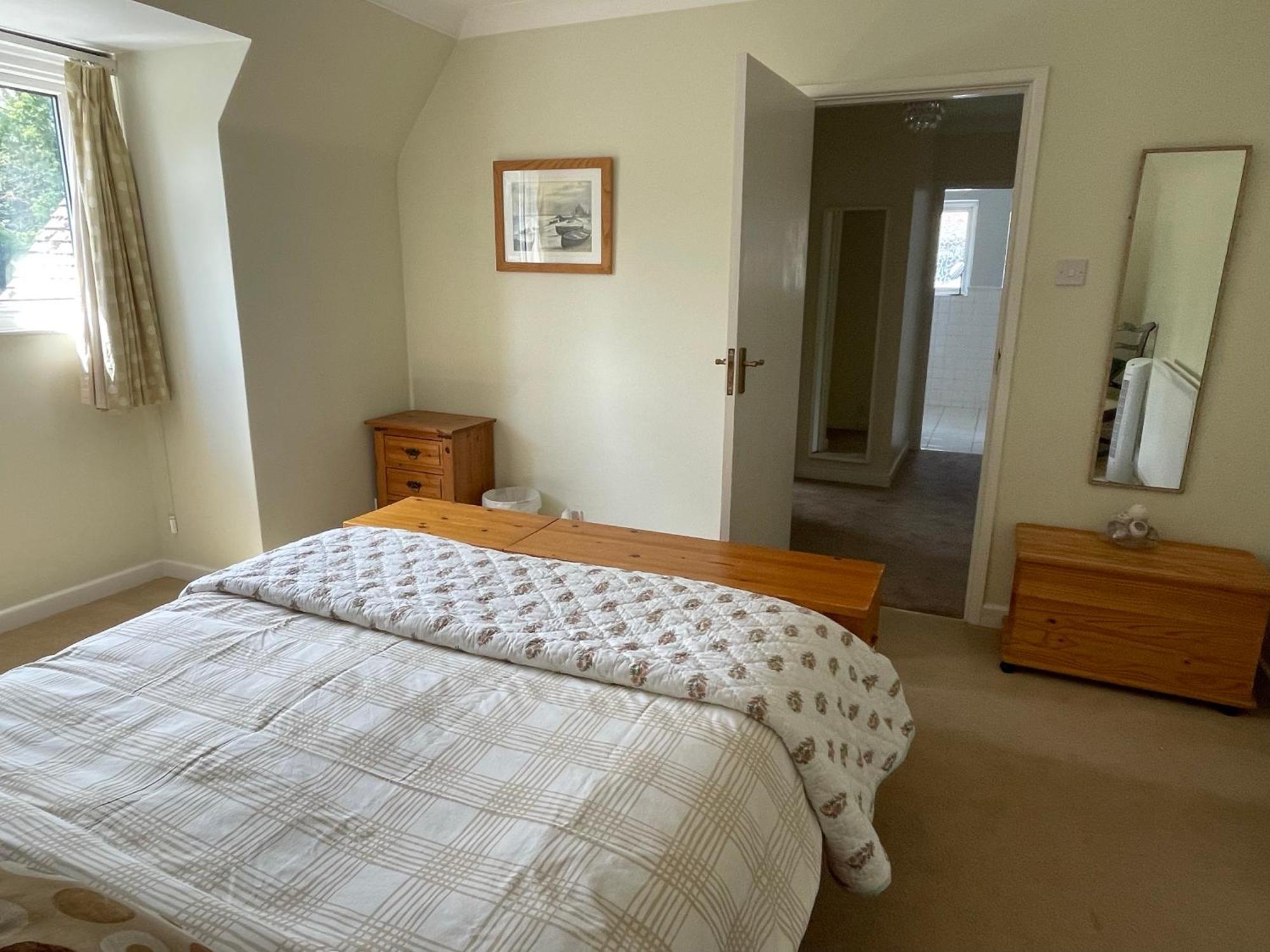 Charming Bournemouth House With Beautiful Spacious Gardens, 5 Min Drive To Beaches, Free Parking For 2-3 Cars Eksteriør bilde