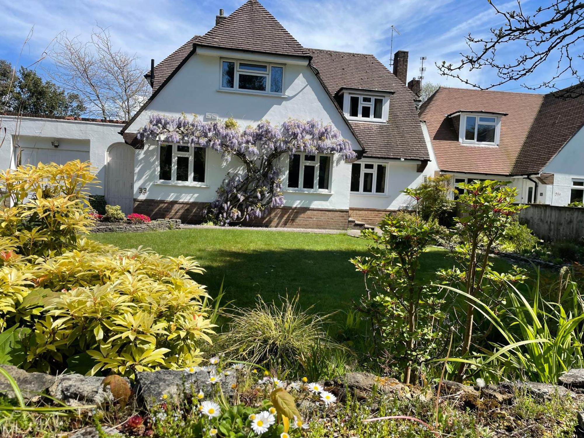 Charming Bournemouth House With Beautiful Spacious Gardens, 5 Min Drive To Beaches, Free Parking For 2-3 Cars Eksteriør bilde